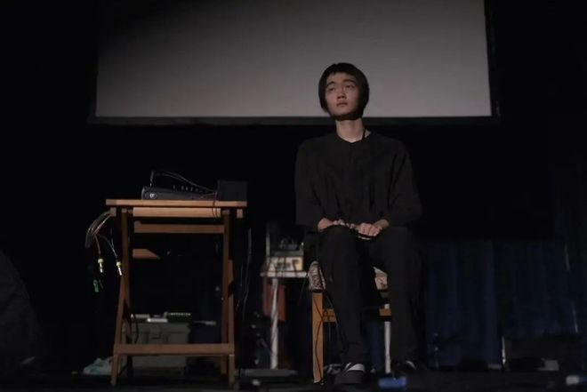 百万一个高中辍学生的实验音乐乌托邦开元棋牌案例｜“你和我”：三年亏近(图5)
